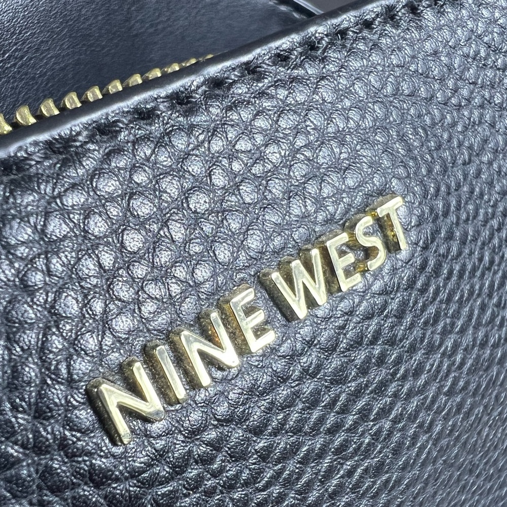 NWOT Nine West Brooklyn Jet Set Crossbody Bag in Black - Picture 16 of 16